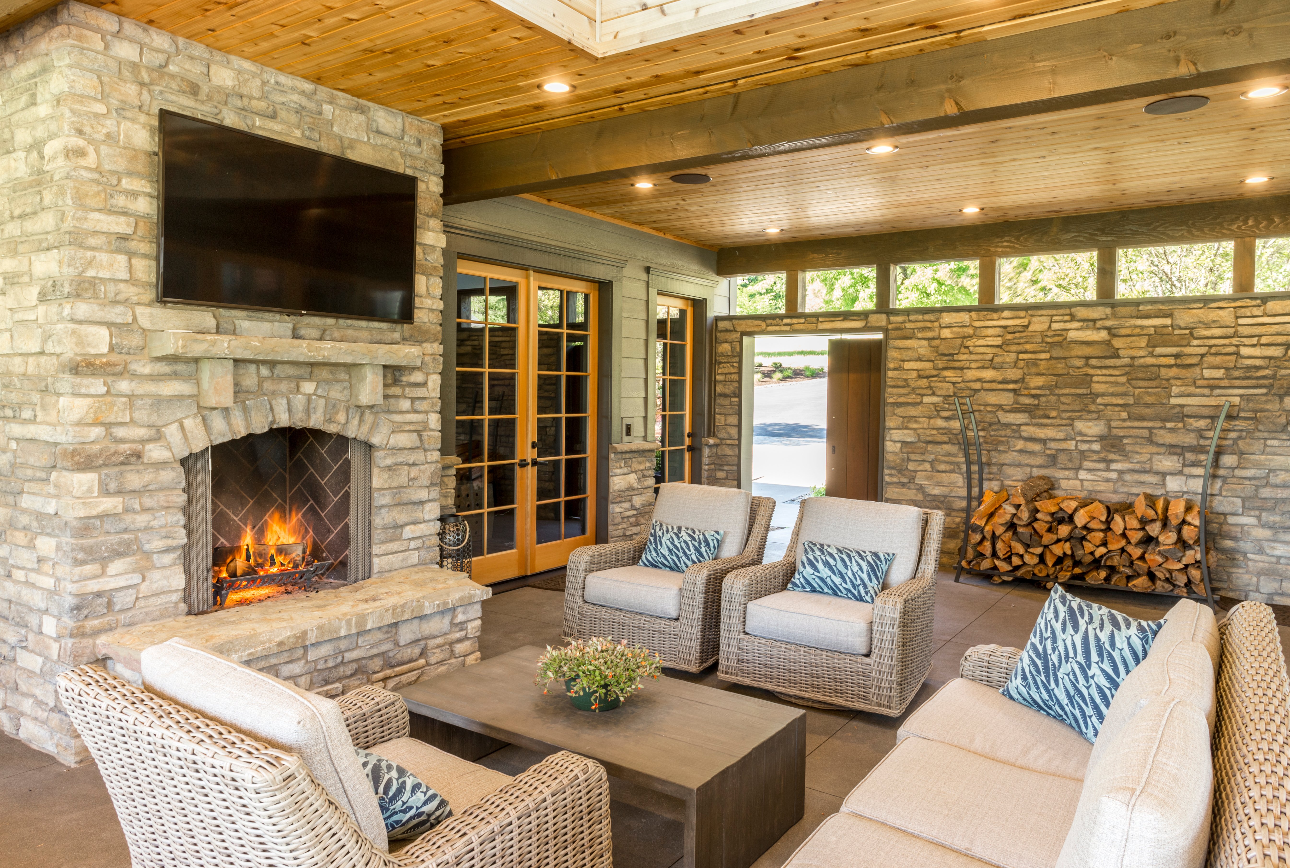 5 Must-Have Features in Outdoor Living Area Design in Portland